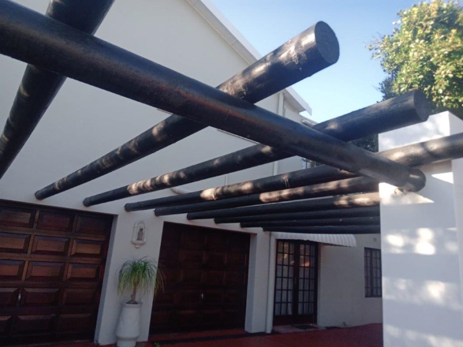 4 Bedroom Property for Sale in Paradise Beach Eastern Cape